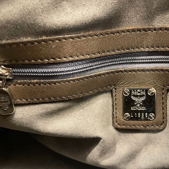 MCM Visetos Python Lion Princess Boston Top Handle Bag - Picture 9 of 13